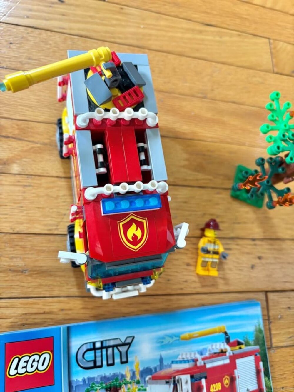 Lego City Fire Truck 4208 - Complete With Instructions - Picture 10 of 10